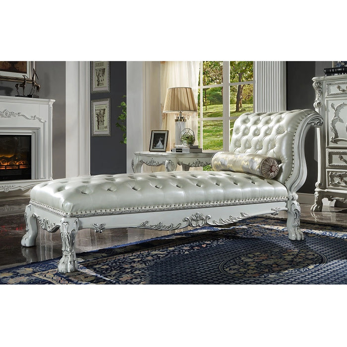 Chaise w/Pillow