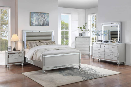 Hothan Eastern King Bed in Silver image