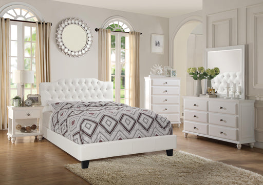 Chyuan Eastern King Bed/Pu Whte in White / Espresso image